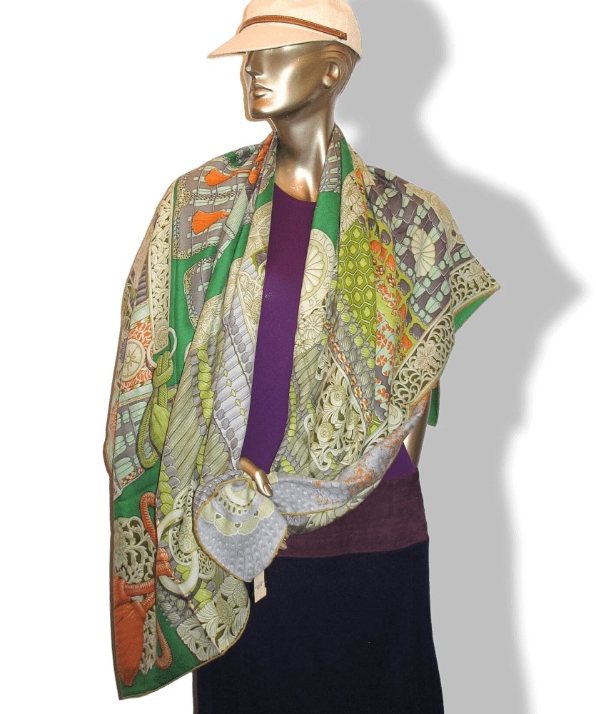 Hermes [S03] Emerald Salmon Absinthe PARURES DE SAMOURAIS Cashmere Shawl 140 CM, BNWTIB! - poupishop