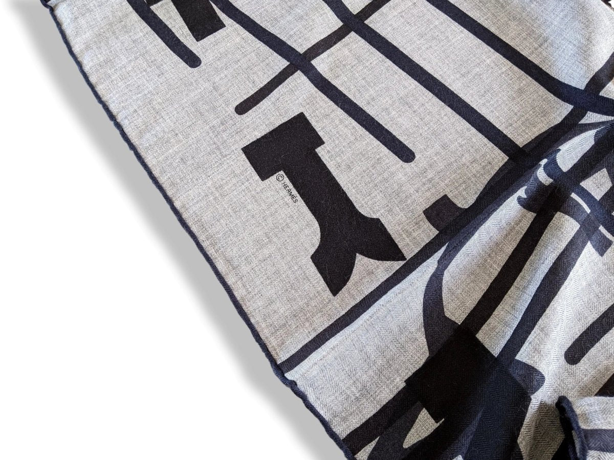 Hermes [S16] 2019 Grey Light Chine King Blue Anthracite IMPRIMEUR FOU LIQUID PUZZLE by Cyrille Diatkine/Joachim Metz Cashmere Shawl 140, NWTIB! - poupishop