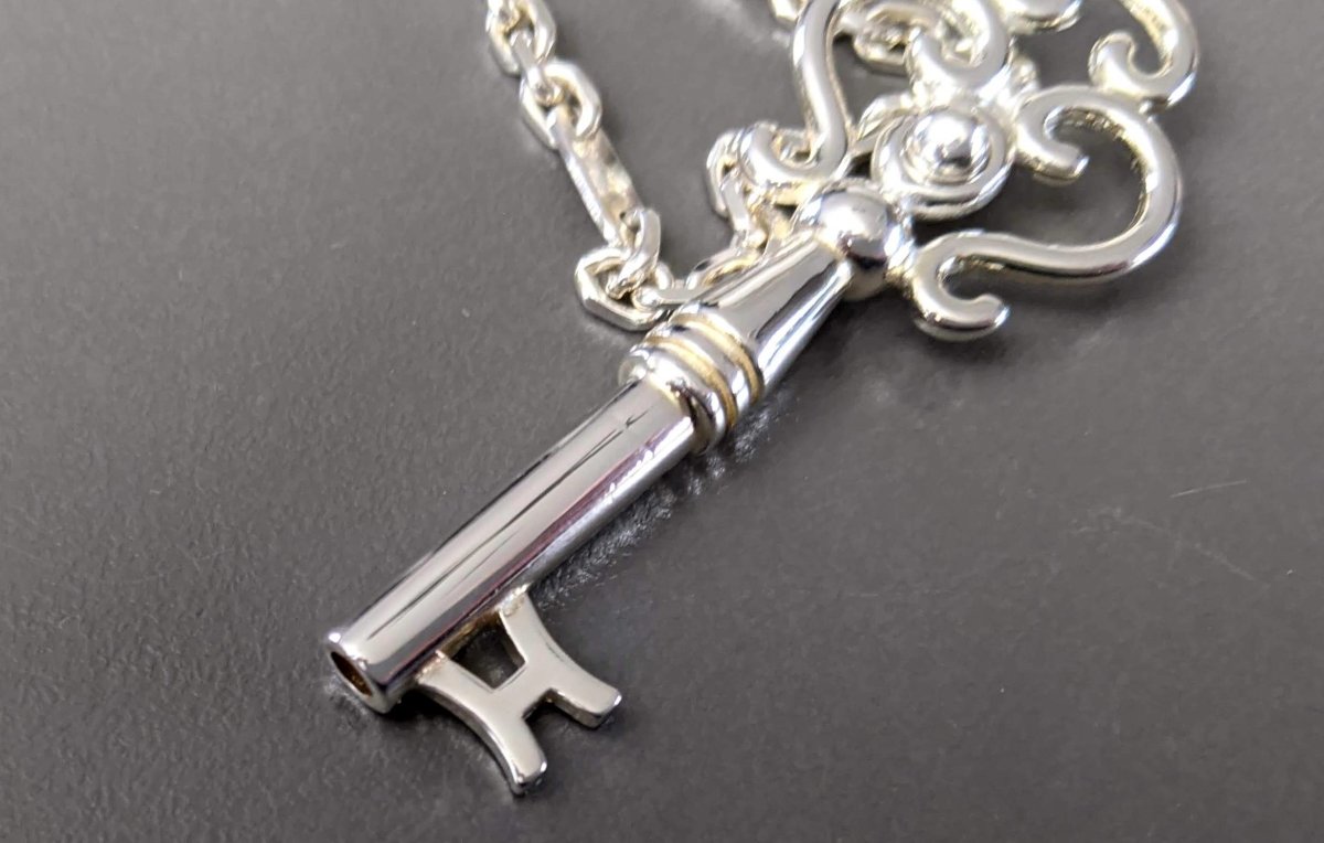 Hermes Shiny Sterling Silver CLEF - KEY Charm Key Ring, Box! - poupishop