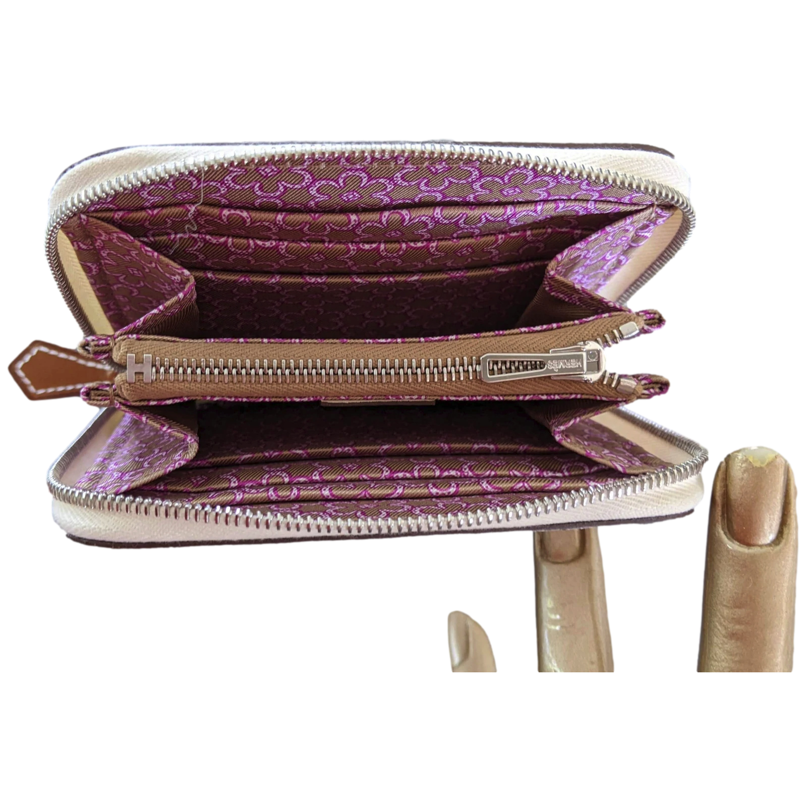 Hermes [L33] Nata/Rose Pourpre Portefeuille "Silk'In Compact" Zipped Wallet