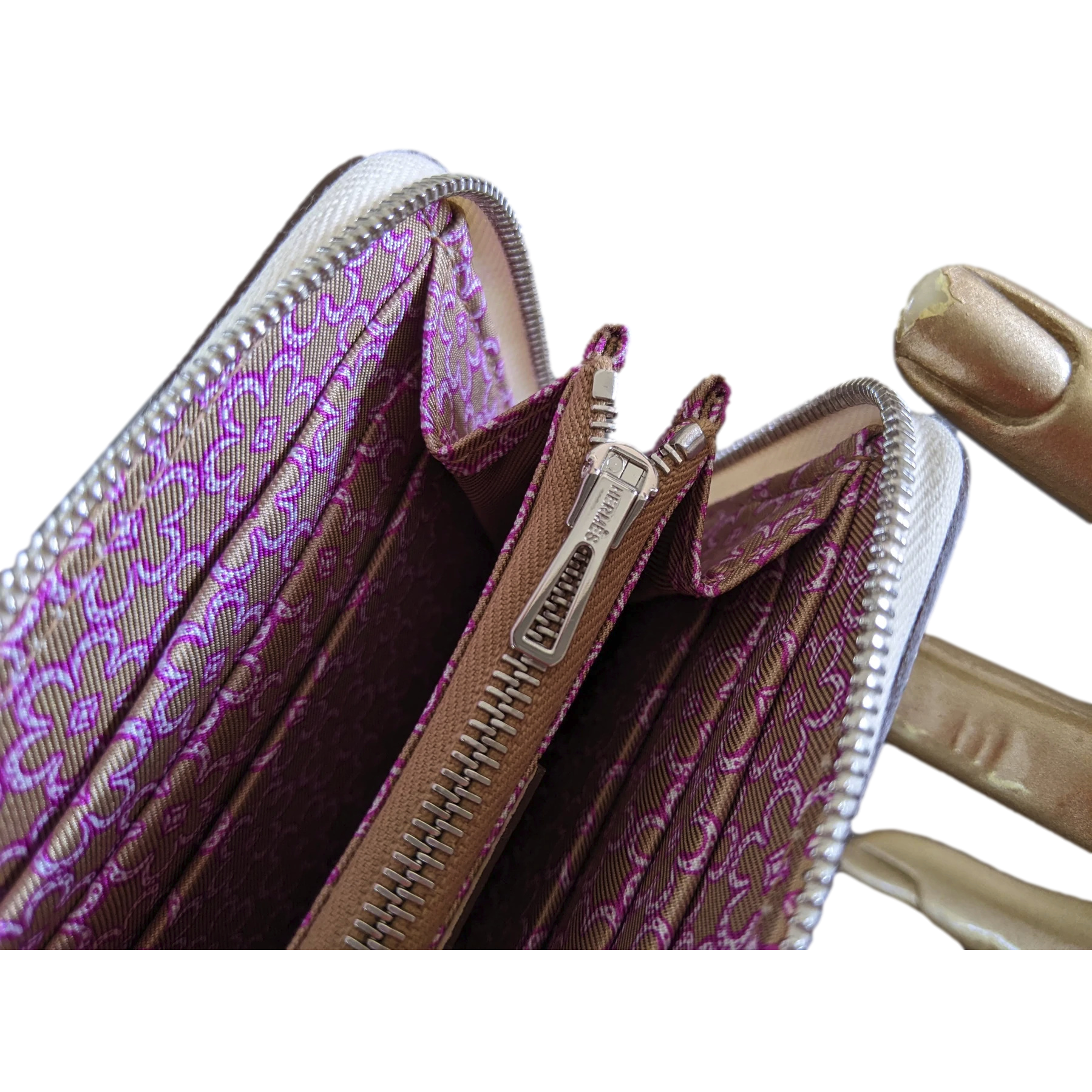 Hermes [L33] Nata/Rose Pourpre Portefeuille "Silk'In Compact" Zipped Wallet