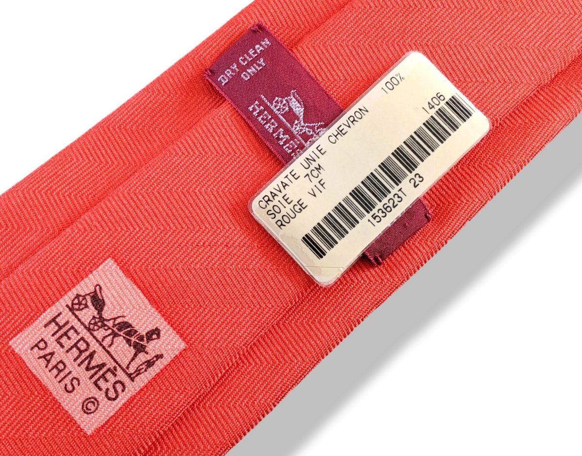 Hermes [T17] Vibrant Red CHEVRON Silk Tie 7 cm, BNWT! - poupishop