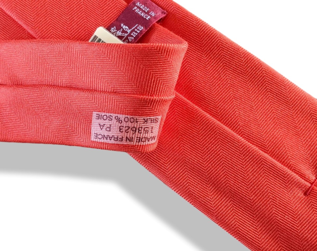 Hermes [T17] Vibrant Red CHEVRON Silk Tie 7 cm, BNWT! - poupishop