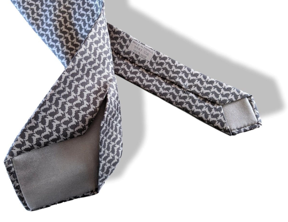 Hermes [T18] Ciment/Poivre LAPINS PIXELS Twill Silk Tie 9,1 cm, BNWT! - poupishop