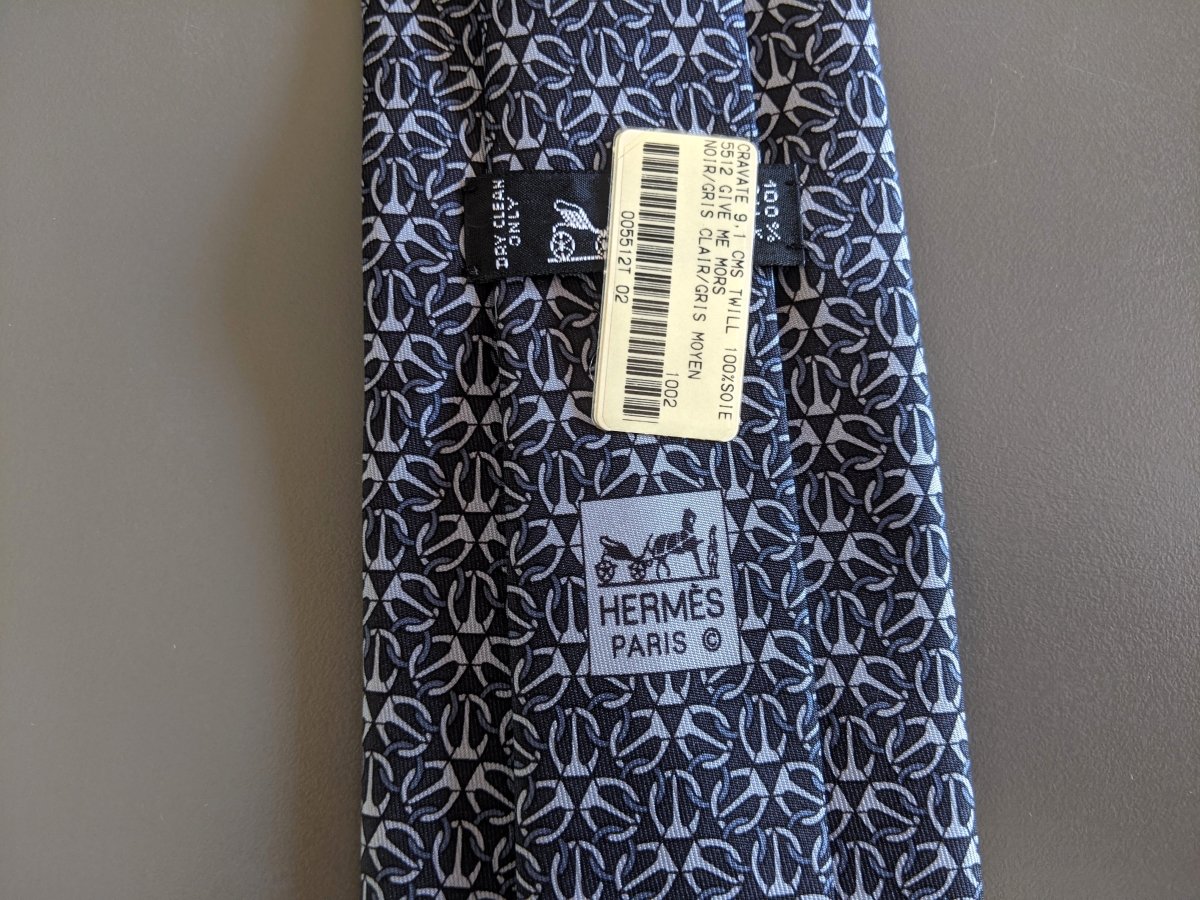 Hermes [T20] Noir/Gris Clair/Gris Moyen GIVE ME MORS Silk Tie 9,1 cm, BNWT! - poupishop