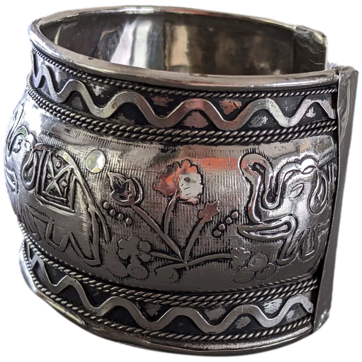 TOUAREG 1950-60s Sterling Silver "Elephants" Cuff Bracelet, Handmade in Niger