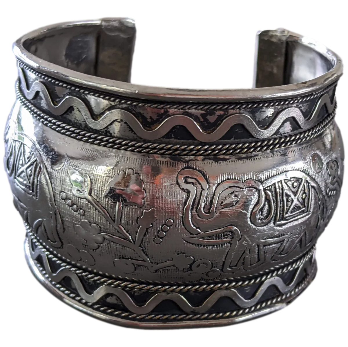 TOUAREG 1950-60s Sterling Silver "Elephants" Cuff Bracelet, Handmade in Niger
