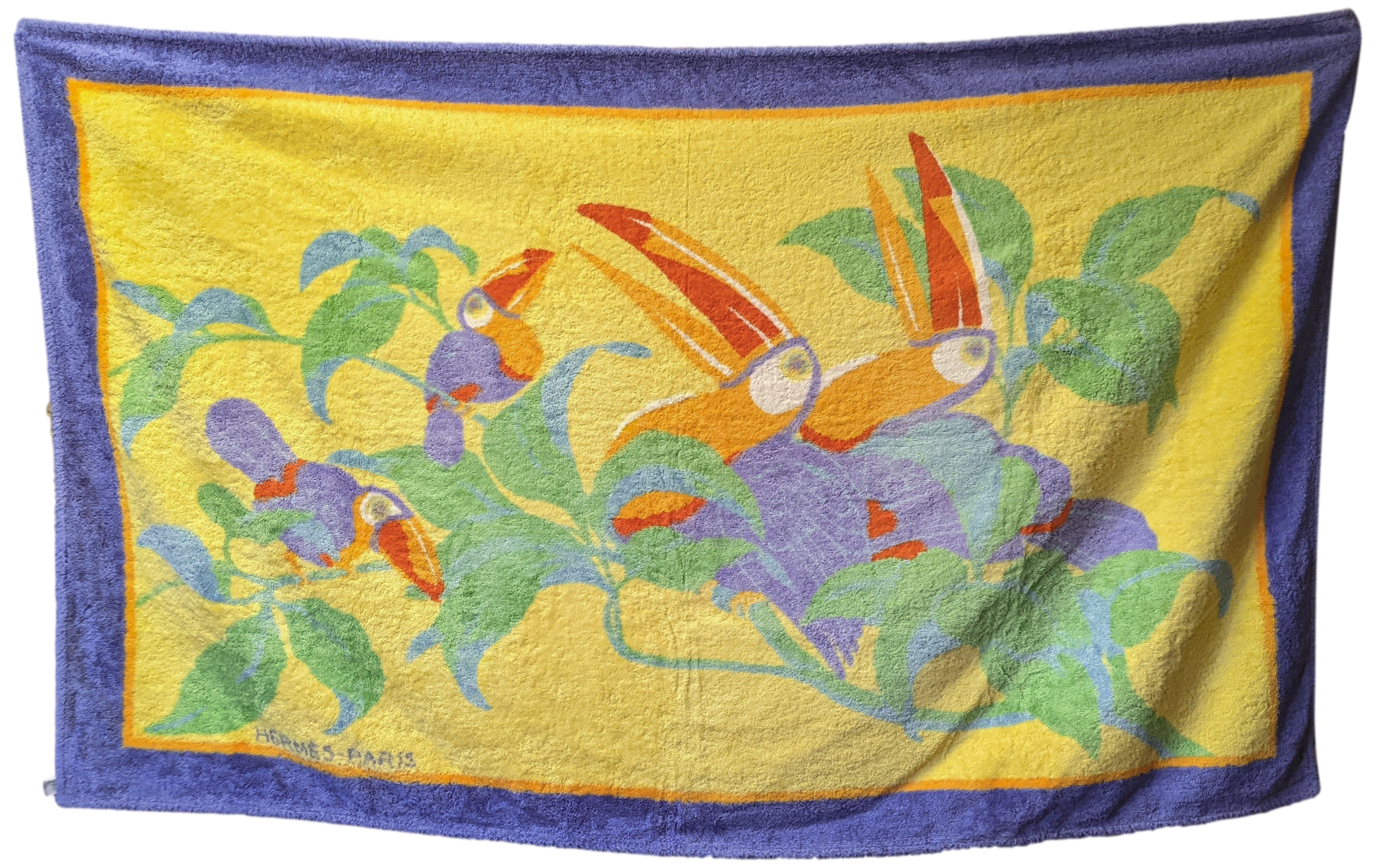 Produits Hermes Vintage Lavande/Jaune "Toucans" Cotton Terry Beach Towel GM 90 x 150 cm