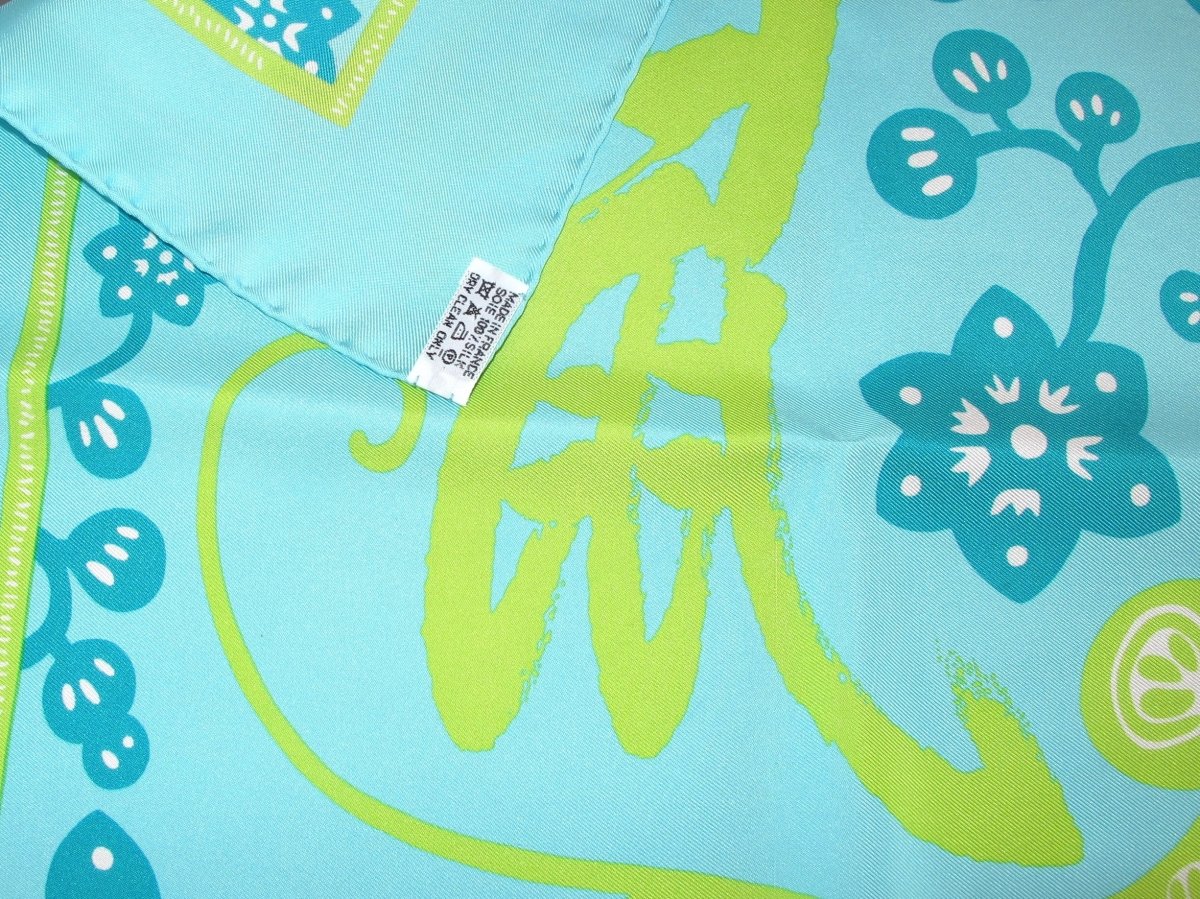 Hermes Turquoise/Vert Vif/Aqua Chinese Zodiac L'ANNEE DU RAT Gavroche Pocket Scarf 45 - poupishop