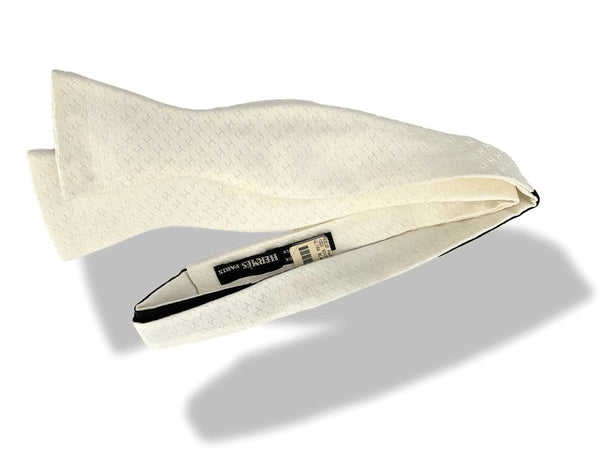 Hermes Ultra White Bow Tie FACONNEE H Adjustable Size in Jacquard Silk 6 cm, NWT in Pochette! - poupishop