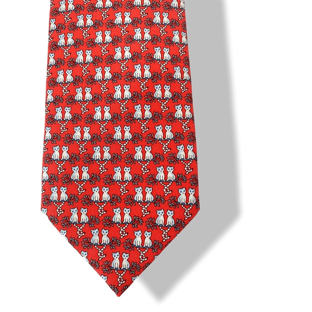 Hermes Vibrant Red Sky Grey Cats MAKI LOVE Chats Twill Silk Tie, NWT in Pochette! - poupishop