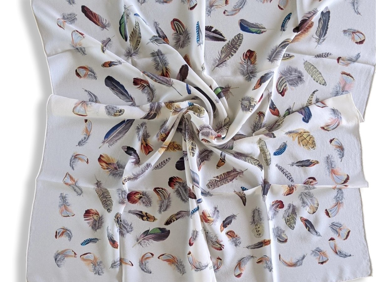 Hermes Vintage Blanc/Multi PLUMES by Henri de Linares Crepe of Silk 90cm, Superb and Rare! - poupishop