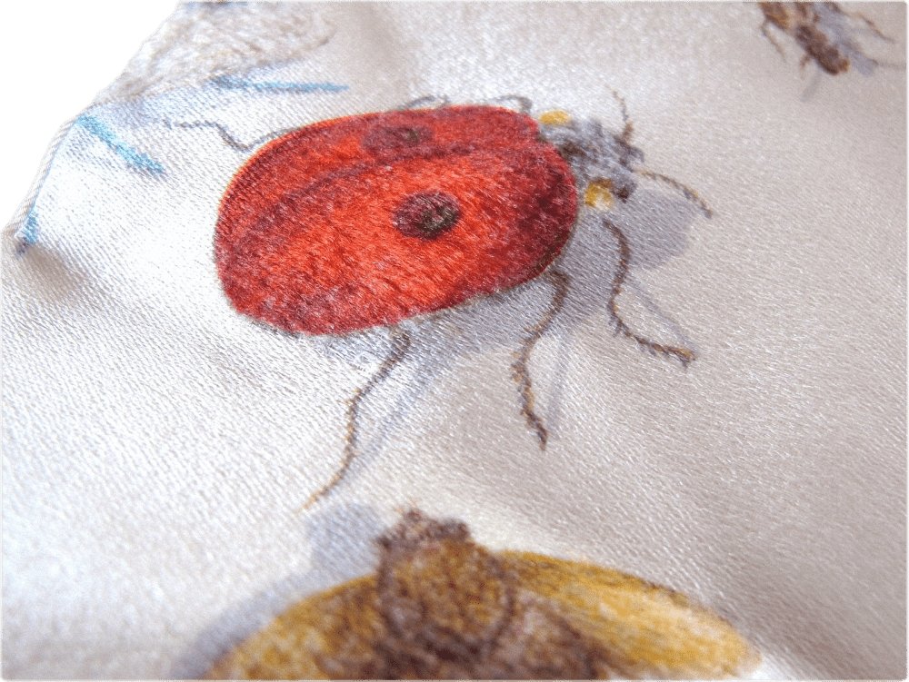 Hermes Vintage Les Insectes by Mme. La Torre Soie Sabree Exceptional Satin of Silk Petite Etole - poupishop