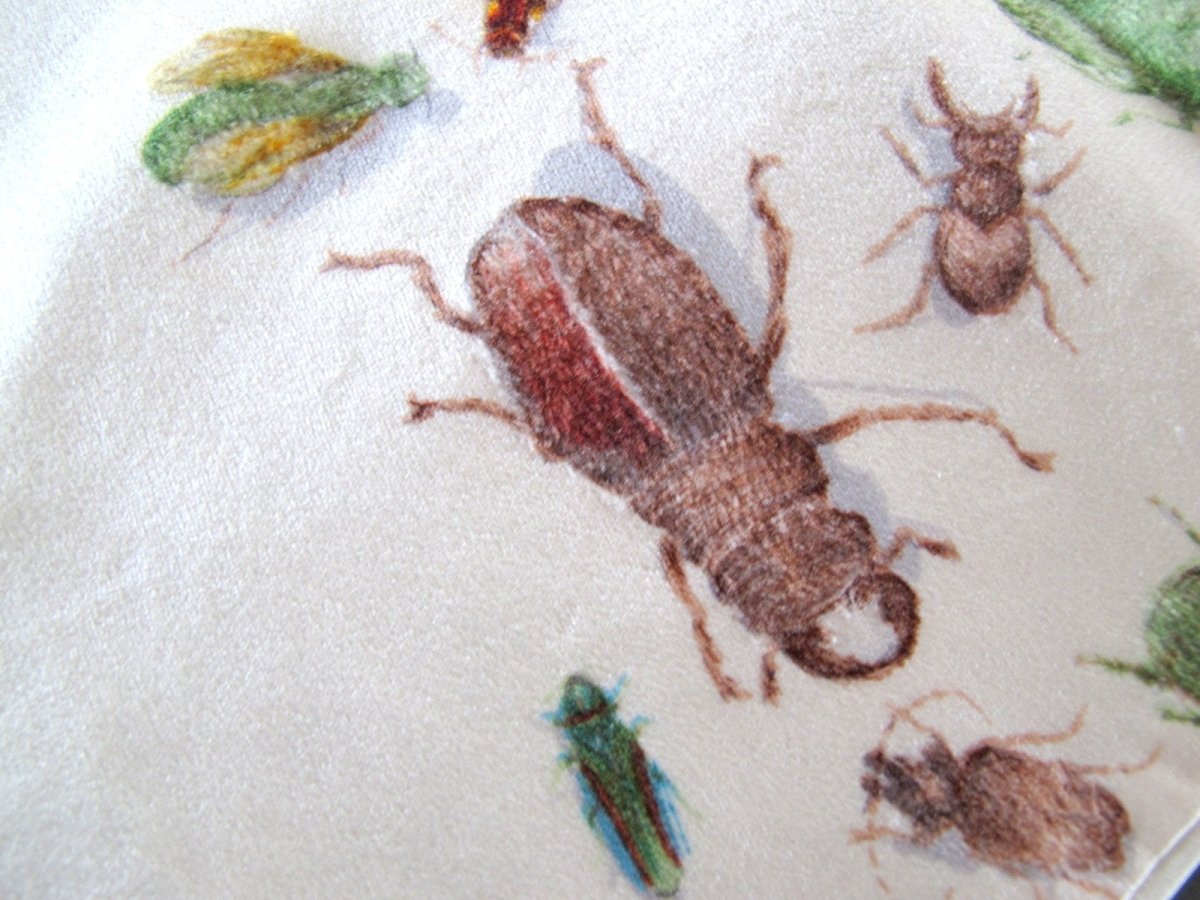 Hermes Vintage Les Insectes by Mme. La Torre Soie Sabree Exceptional Satin of Silk Petite Etole - poupishop