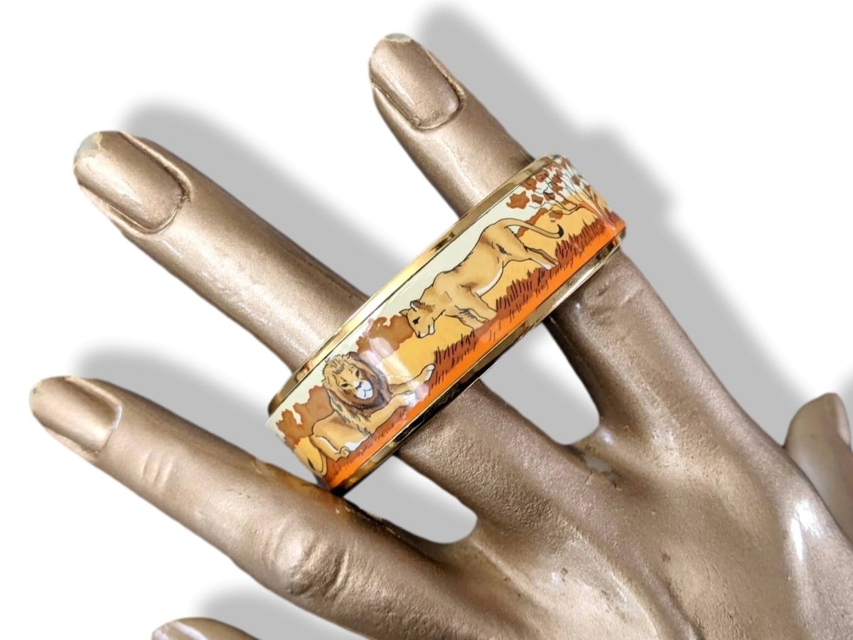 Hermes Vintage Ochre/Orange/Beige Plated Gold AFRICA Lions Wide Bangle Bracelet Sz65, Researched with Flaws! - poupishop