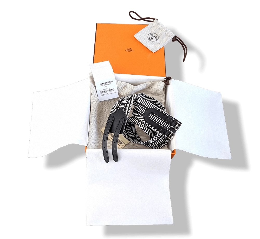 Hermes Woman Ecru-Noir/Noir Sombrero Calfskin SANGLE CAVALE  display picture 1