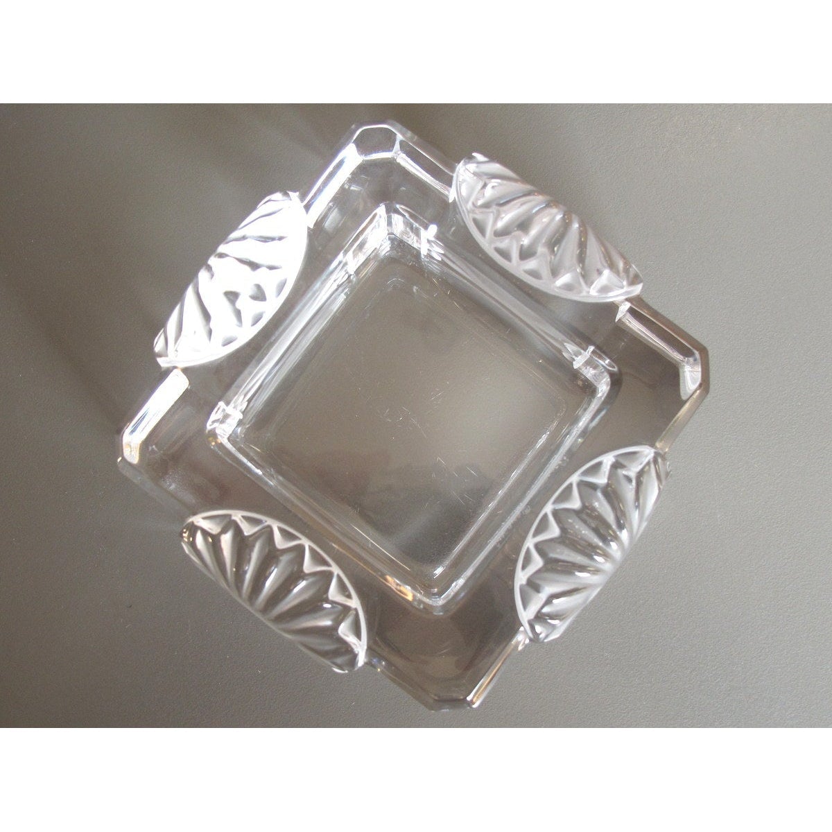 Lalique Massive Shell Corfou Desk Tidy Ashtray Crystal Glass - poupishop
