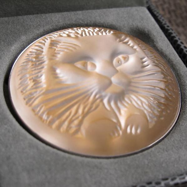 Lalique Opalescent Poured Crystal Brooch Persian Cat, NIB! - poupishop