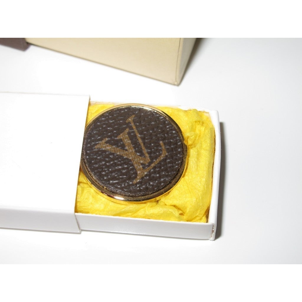 Louis Vuitton A/H 2015-16 Special Edition Monogram Logo Brooch Vip, NIB! - poupishop