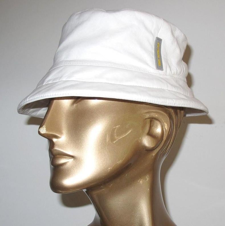 Louis Vuitton Cup White Lambskin Mob Hat SzS - poupishop
