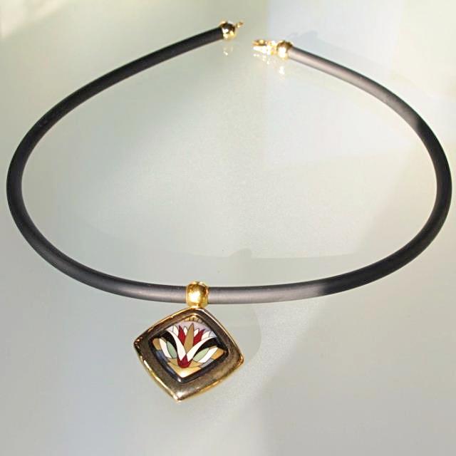 Michaela Frey Wien Gold Enamelled Lotus Choker Necklace, NIB! - poupishop