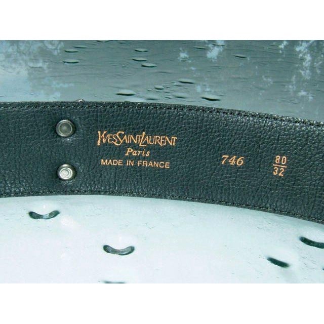 Yves Saint Laurent 80s Grey Suede Snake Buckle Metal Belt Sz80 - poupishop